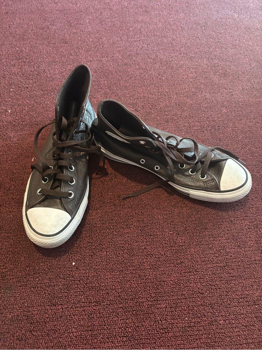 Classic Women's Low-Top Canvas Sneakers in Dark Brown